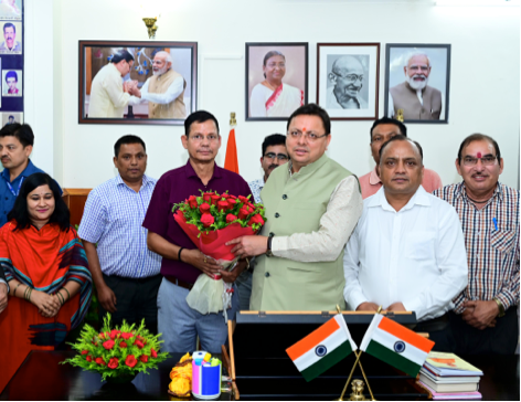 मुख्यमंत्री श्री पुष्कर सिंह धामी से सचिवालय में सचिवालय संघ के पदाधिकारियों ने भेंट की।